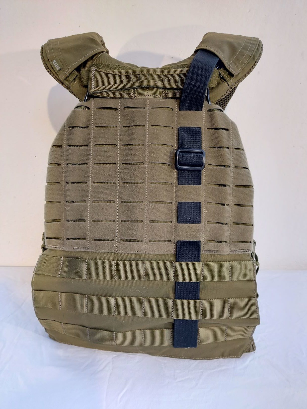 Plate carrier / tactical vest sling – Finsling