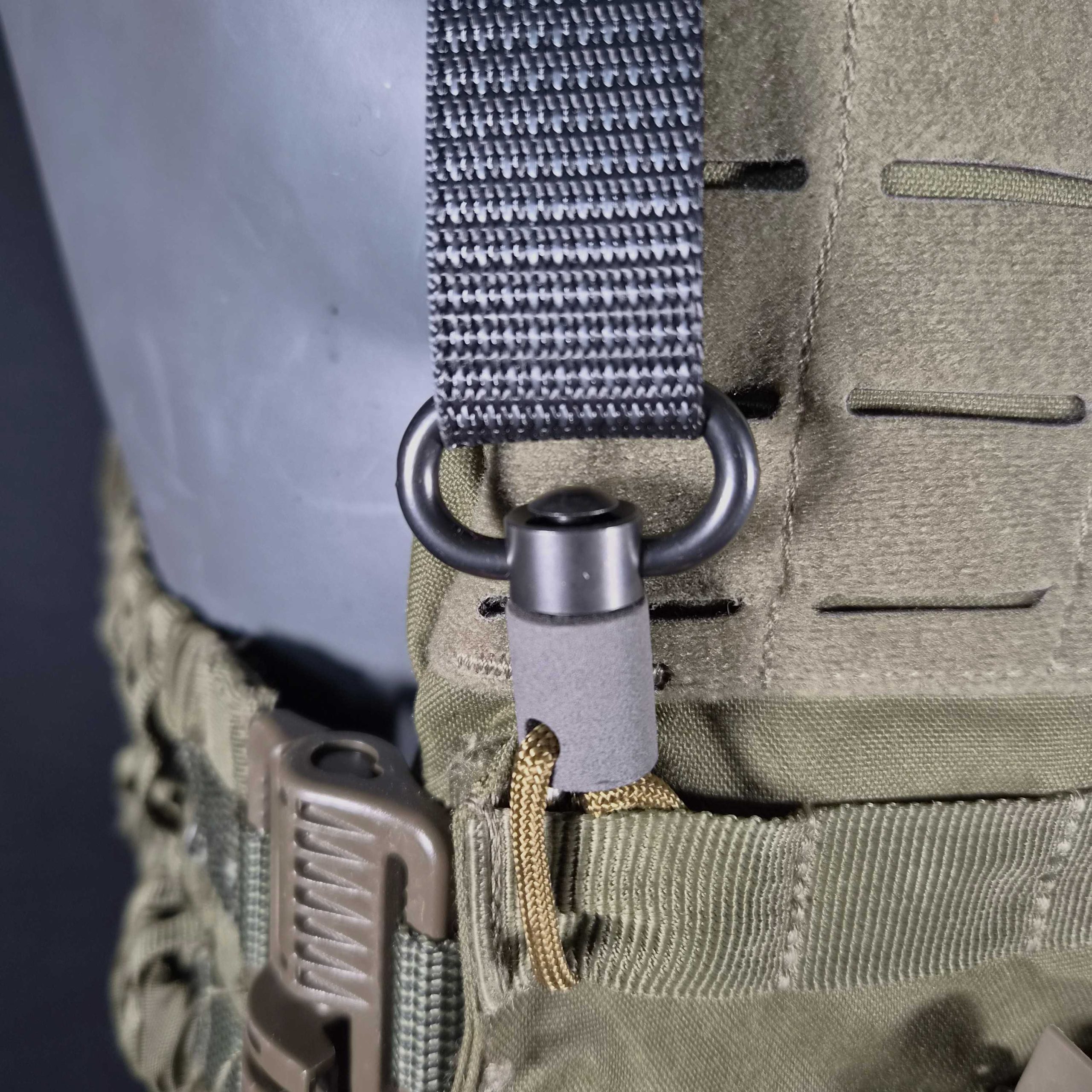 Plate Carrier Sling with a QD rest