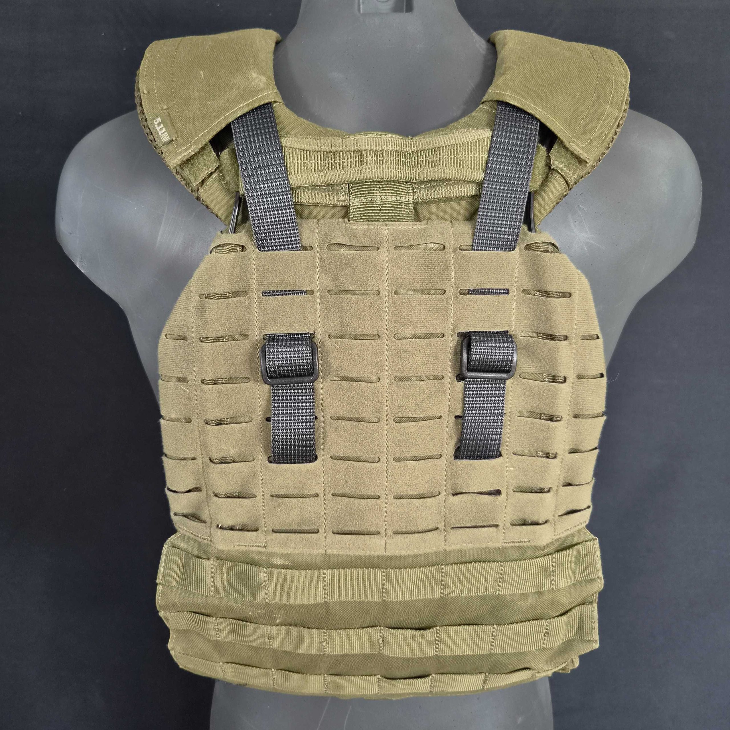 Shield hook on back