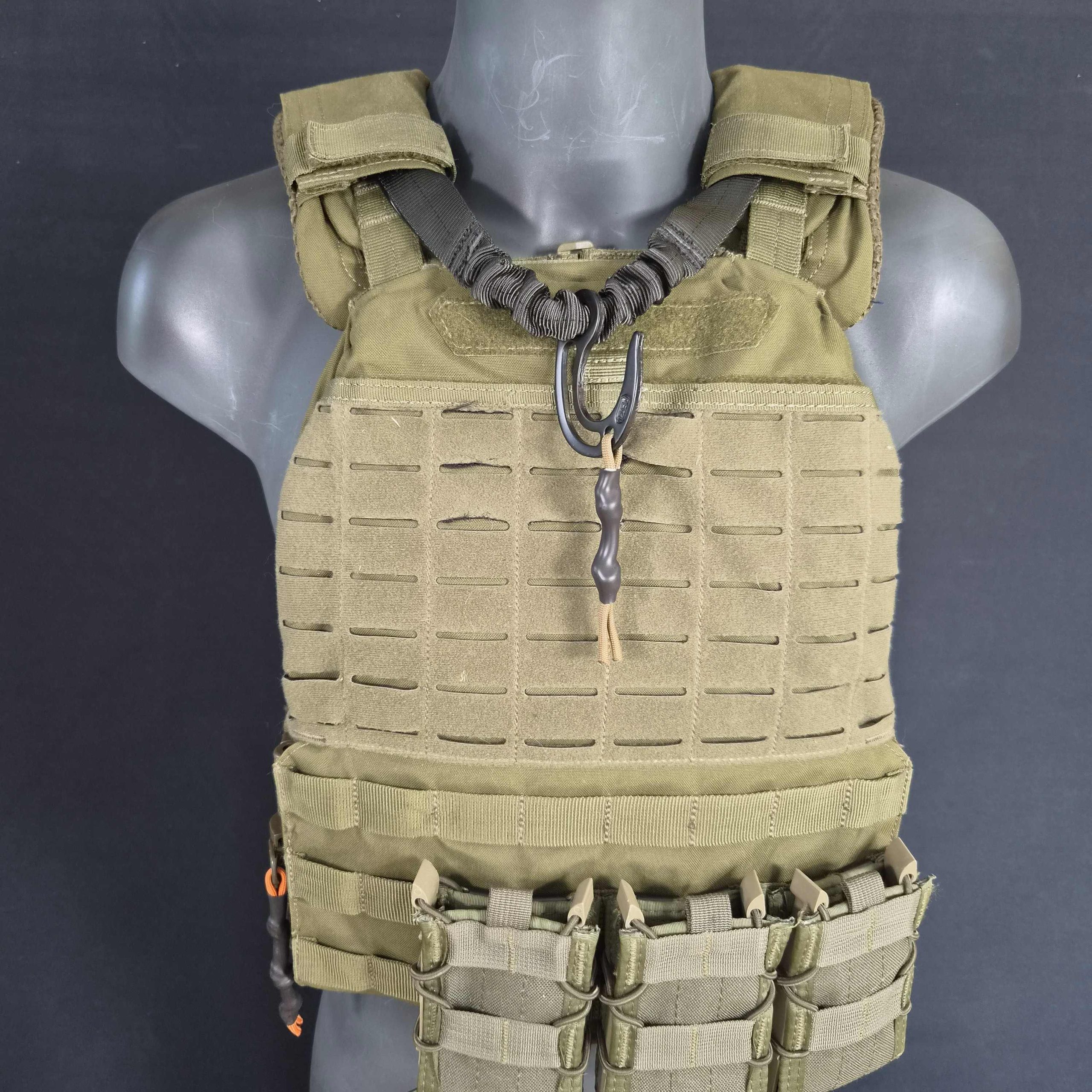 Shield hook for ballistic shield